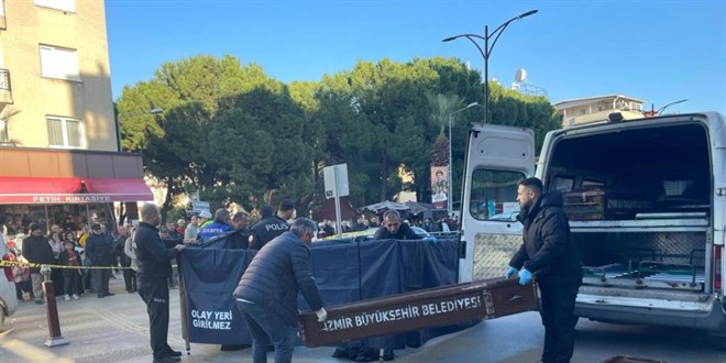 Belediyenin p kamyonu yaya geidinde kadn ezdi