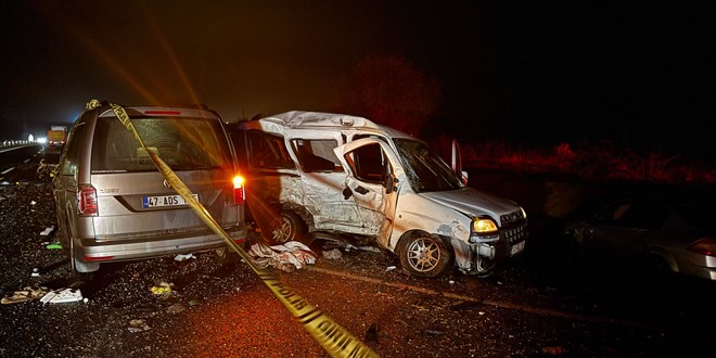 Mardin'de 3 aracn kart trafik kazasnda 4 l, 5 yaral - Son Dakika Haber
