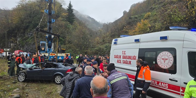 Annesi iin mezar yeri bakmaya giderken kazada ldler - Son Dakika Haber