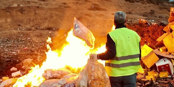 Tarihi gemi 2 ton cips, ekerleme ve ikolata imha edildi - Son Dakika Haber