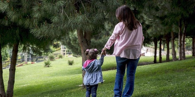 'ocuklar artk bereketle deil borla douyor'