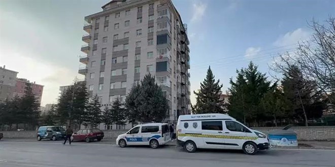 Tartt eini tabancayla bacandan vurdu