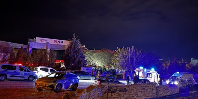 Elaz��'da fabrikada ��kan yang�nda 16 i��i dumandan etkilendi - Son Dakika Haber