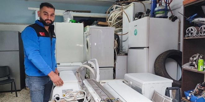 Adana'da ak�ma kap�ld�, 11 g�n sonra hayata tutundu