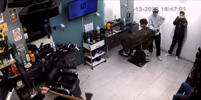 �stanbul'da balta ile kuaf�r salonunu bast� - Son Dakika Haber