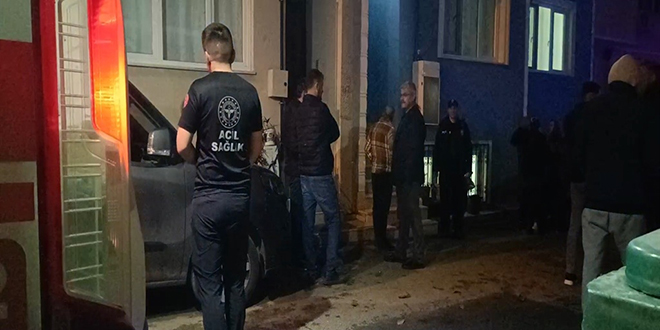 Gen� k�z yata��nda, babas� �at� kat�nda as�l� halde �l� bulundu - Son Dakika Haber