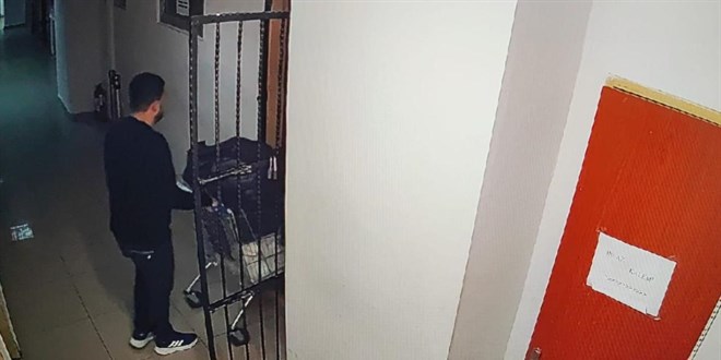 Adli emanet soyguncusu Erdal Timurta� i�in k�rm�z� b�lten ��kar�ld�