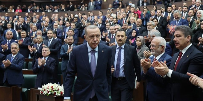 AK Parti'nin Ter�rs�z T�rkiye Raporu'nda hangi ba�l�klar var?