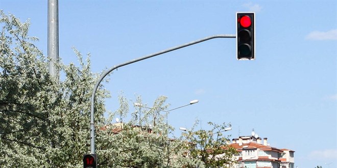 6. kez k�rm�z� ���k ihlalinde ehliyet iptal edilecek