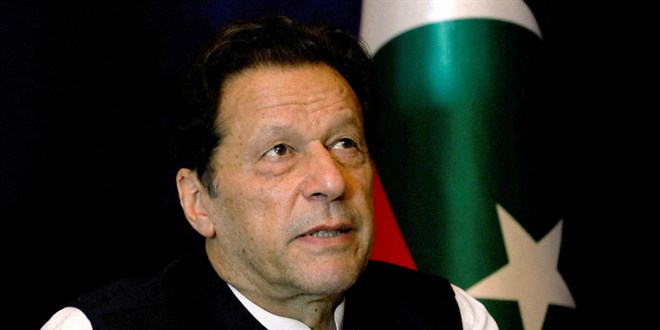 Eski Pakistan Ba�bakan� �mran Han ile e�i, 17'�er y�l hapis cezas�na �arpt�r�ld�