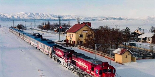 Turistik Do�u Ekspresi yeni sezonda Kars'tan ilk seferine ��kt� - Son Dakika Haber