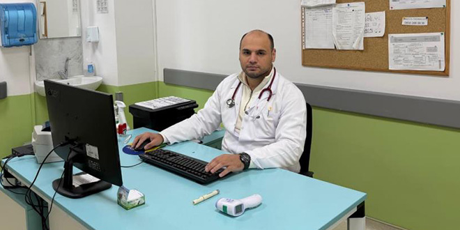 Acil serviste hayat kurtar�yor, da�larda pedal �eviriyor