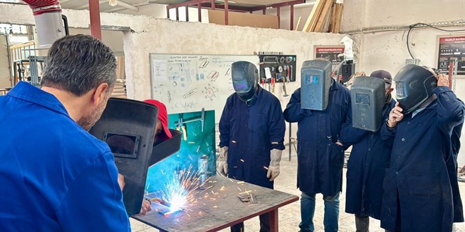 Kaynak��l��� ��renen y�k�ml�ler meslek sahibi oldu