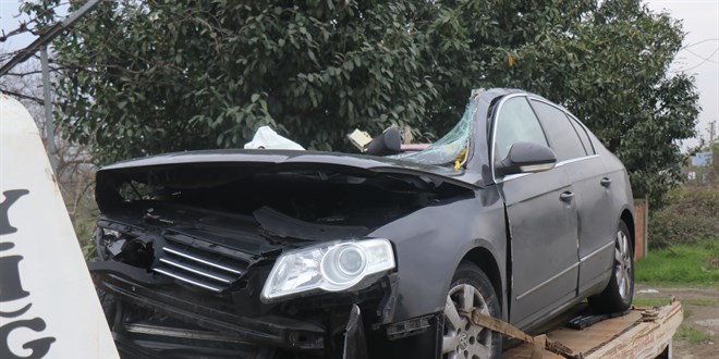 Anadolu Otoyolu'nda otomobille t�r�n kar��t��� kazada 1 ki�i �ld� - Son Dakika Haber