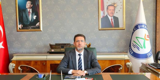 'Tam itaat' iddialar�na �niversiteden yalanlama