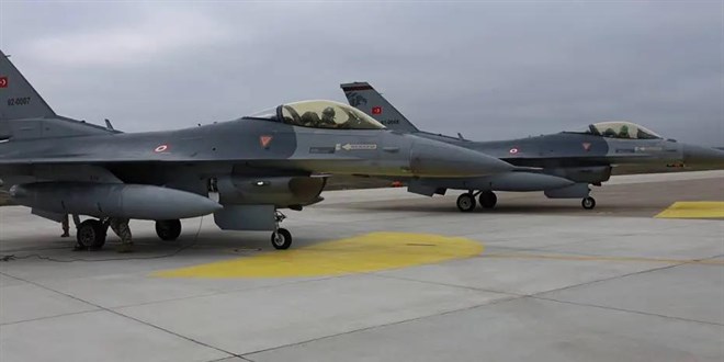 Hava Kuvvetleri u�aklar�ndan Karadeniz'de e�itim u�u�u - Son Dakika Haber