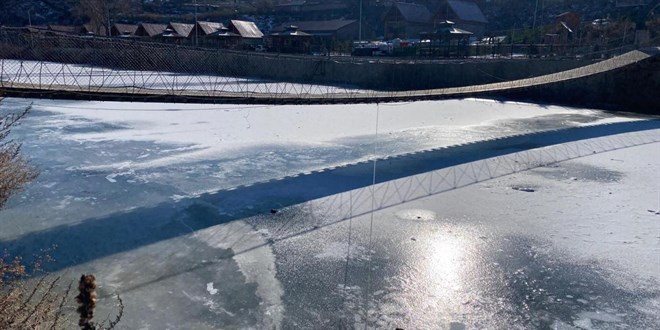 En d���k s�cakl�k s�f�r�n alt�nda 15 derece ile Ardahan'da �l��ld�