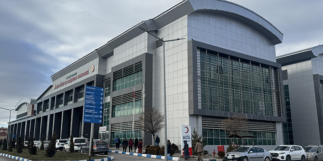 Do�um g�n� pastas� yedikten sonra rahats�zlanan �niversite ��rencisi �ld� - Son Dakika Haber