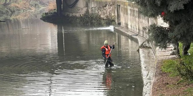 Kay�p ��retmen Porsuk �ay�'nda aran�yor - Son Dakika Haber