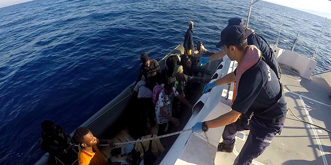 S�n�r hatt�nda yo�un mesai:152 bin g��men, 10 bin ka�ak�� yakaland� - Son Dakika Haber