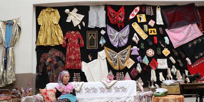 Minikler 'ya�ayan m�zede' ge�mi�i bu g�ne ta��d�! - Son Dakika Haber