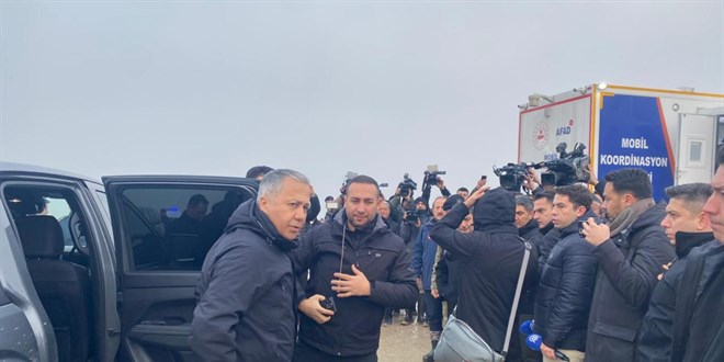 Bakan Yerlikaya: Ses kay�t cihaz� ve karakutu bulundu - Son Dakika Haber