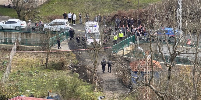 Bo�anma a�amas�ndaki e�i taraf�ndan vurulan kad�n ve annesi �ld�