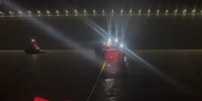 �anakkale Bo�az�'nda ar�zalanan kargo gemisi kurtar�ld� - Son Dakika Haber