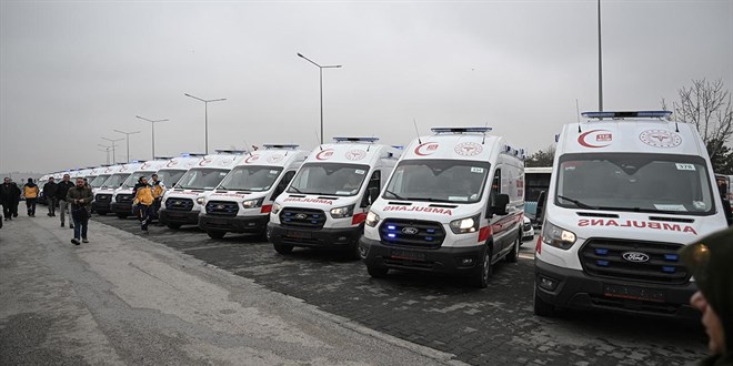 Ambulans filosu g��lendi, 6 bin 308 ara� hizmette