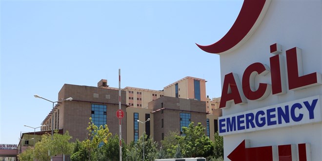 Hastane bah�esinde kalp krizi ge�iren ��retmen hayat�n� kaybetti