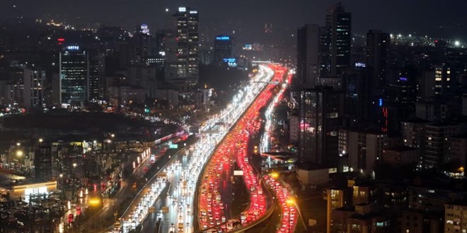 �stanbul'da ya����n da etkisiyle trafik durma noktas�na geldi - Son Dakika Haber