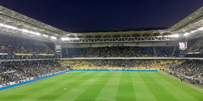 Fenerbah�e, ��kr� Saraco�lu ve Derea�z�'n� 21 y�ll���na kiralad� - Son Dakika Haber