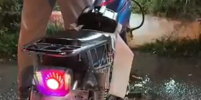 'Dur' ihtar�na uymayan motosiklet s�r�c�s�ne 70 bin lira ceza