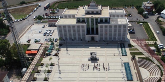 CHP'li belediyeye yolsuzluk operasyonu: 10 g�zalt�