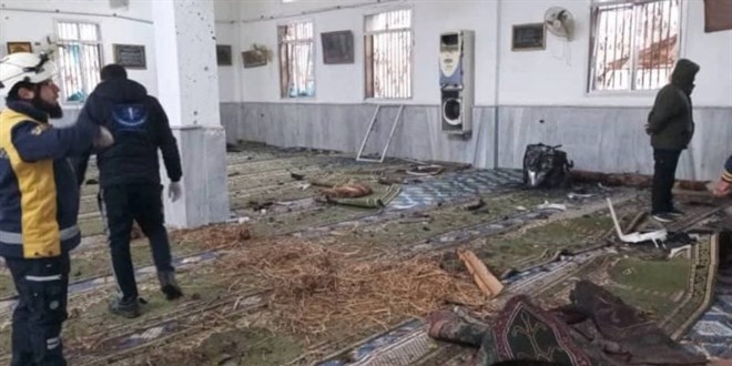 Suriye'nin Humus ilinde bir camiye ter�r sald�r�s�: 8 �l� - Son Dakika Haber
