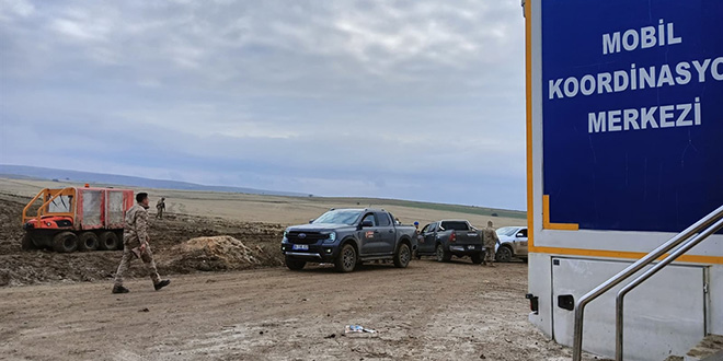 Libya heyetinin �ld��� u�ak kazas�nda enkaz alan�nda �al��malar devam etti - Son Dakika Haber