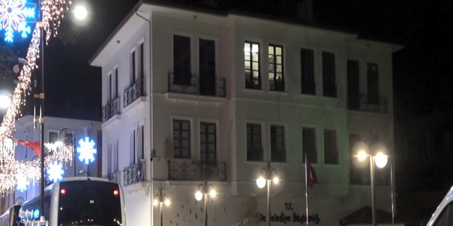 �ile Belediyesi'ne y�nelik ikinci dalga operasyonda 15 tutuklama