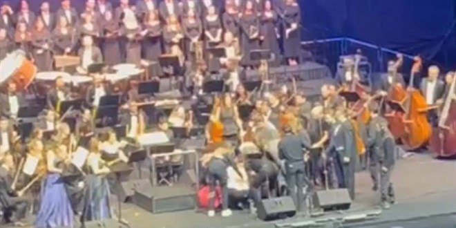 Faz�l Say'�n konserinde korku dolu anlar! Solist rahats�zland�