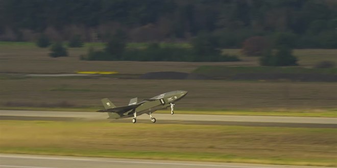 Bayraktar KIZILELMA 'kol u�u�u' ile yeni bir ilke imza att�