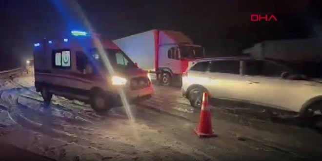 TEM'in Bolu ge�i�inde ortal�k sava� alan�na d�nd�: 7 ara� birbirine �arpt� - Son Dakika Haber