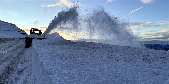 8 ilde yo�un kar: 750 yol ula��ma kapand�