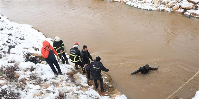 �anl�urfa'da kanala u�an otomobildeki 3 �ocu�un cesedine ula��ld�