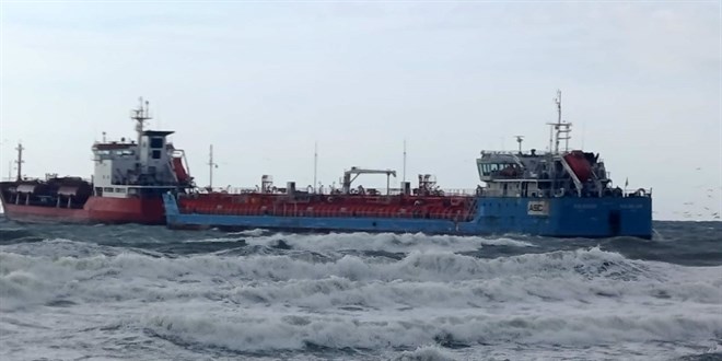 Azerbaycan ve T�rk bandrall� iki tankerden acil durum �a�r�s�!