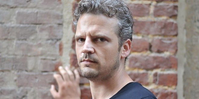 Y�netmen Seren Y�ce, evinde silahl� sald�r�ya u�rad�