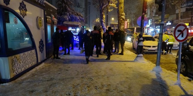 Kad�nlar�n b��akl� kavgas� kanl� bitti: 1 �l�, 1 yaral� - Son Dakika Haber