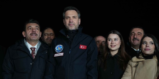 Bakan Bayraktar: 2026'da Sakarya Gaz Sahas�'nda �retimi iki kat�na ��karaca��z