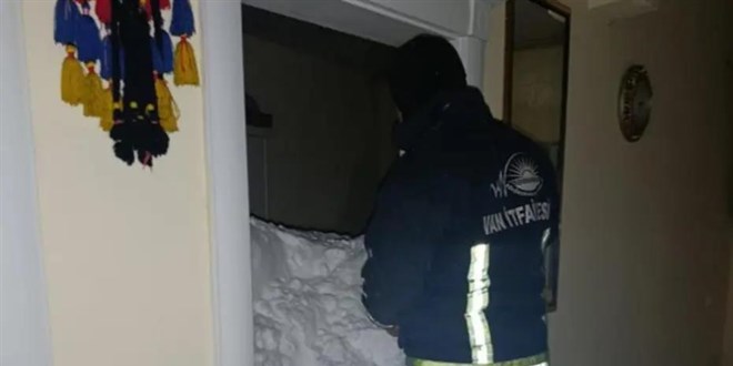 Van'da mahalleye ��� d��t�! 1 ki�i ya�am�n� yitirdi - Son Dakika Haber