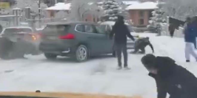 Bursa'da korku dolu anlar: Kayan ara� vatanda�lar�n aras�na dald�