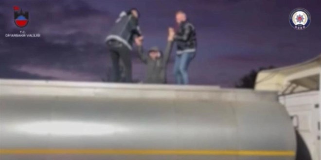 At�k tankerine gizlenmi� 32 d�zensiz g��men yakaland� - Son Dakika Haber