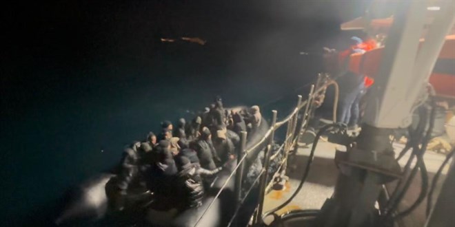 �zmir a��klar�nda 74 d�zensiz g��men yakaland� - Son Dakika Haber